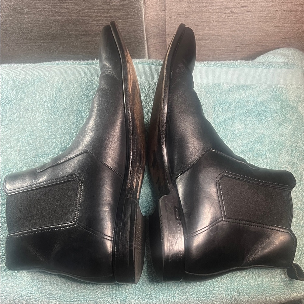 Boss Hugo Classic Black Leather Chelsea Boots w/ side engraved buckles Sz 9 1/2 - Picture 10 of 16